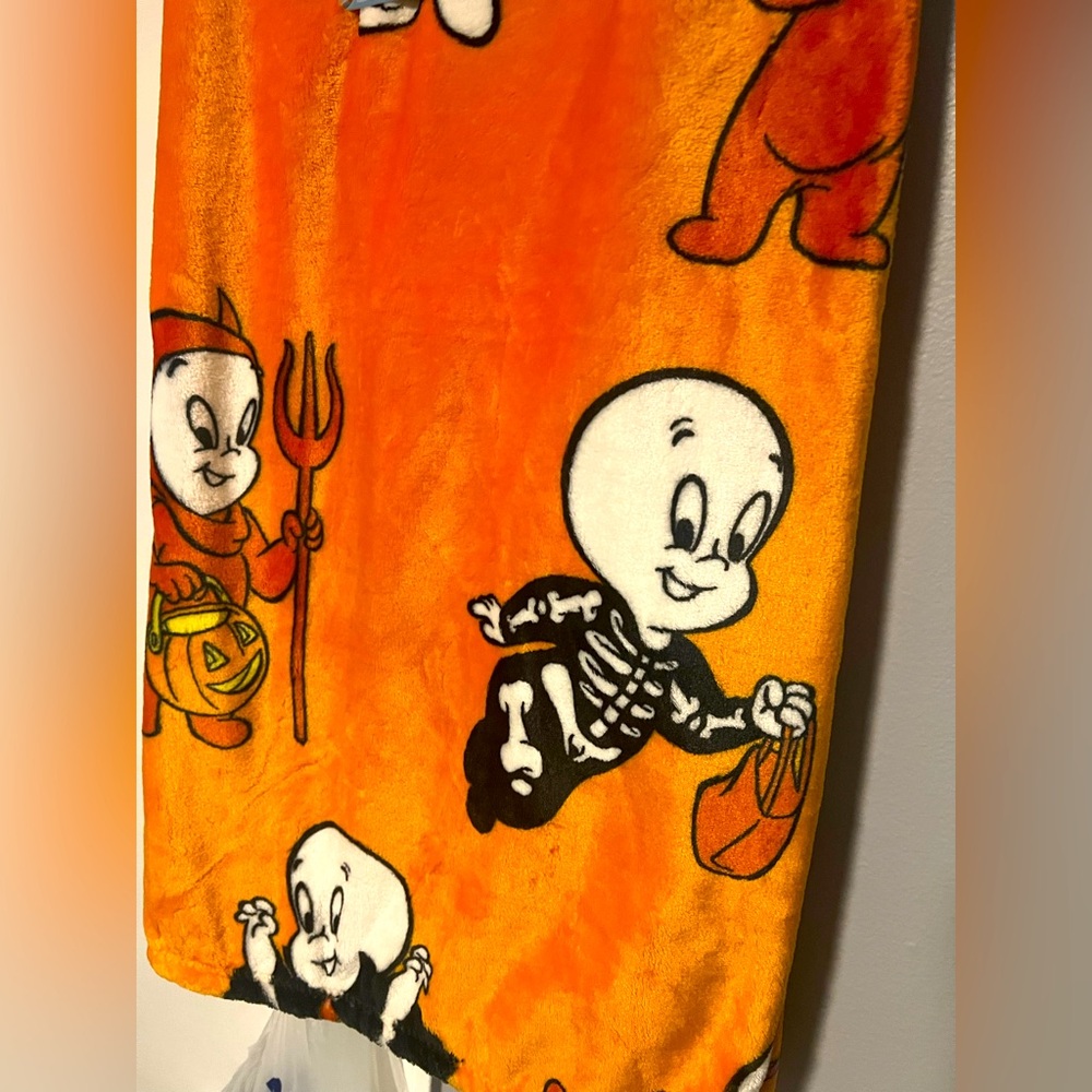 Casper Halloween throw - Picture 2 of 5